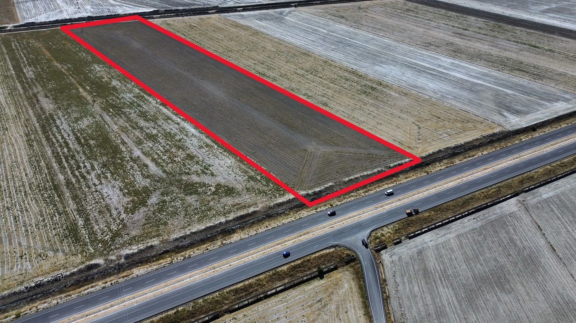 KONYA TUZLUKÇU PAZARKAYA OTOBANA CEPHE 37.646 M2 SATILIK ARAZİ